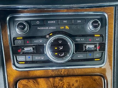 Used 2018 Lincoln Continental Premiere FWD image 23