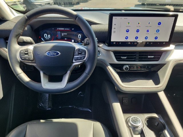 Used 2026 Ford Explorer Active w/ Active Comfort Package RWD image 4
