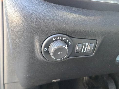 Used 2022 Jeep Compass Limited image 23