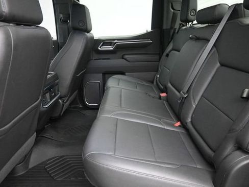 Used 2022 Chevrolet Silverado 1500 LTZ AWD/4WD image 18