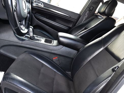 Used 2020 Jeep Grand Cherokee Altitude image 10