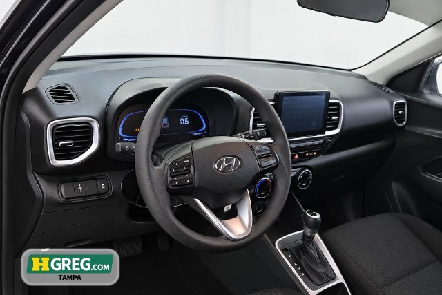 Used 2026 Hyundai Venue SE FWD image 14