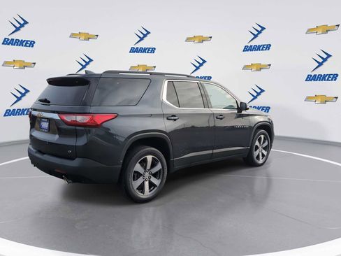 Used 2021 Chevrolet Traverse LT w/ LT Premium Package image 8
