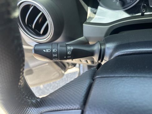 Used 2022 Toyota Tacoma TRD Off-Road w/ Technology Package AWD/4WD image 15