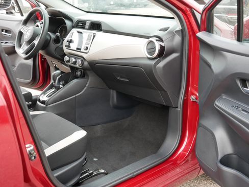 Used 2021 Nissan Versa SV image 19