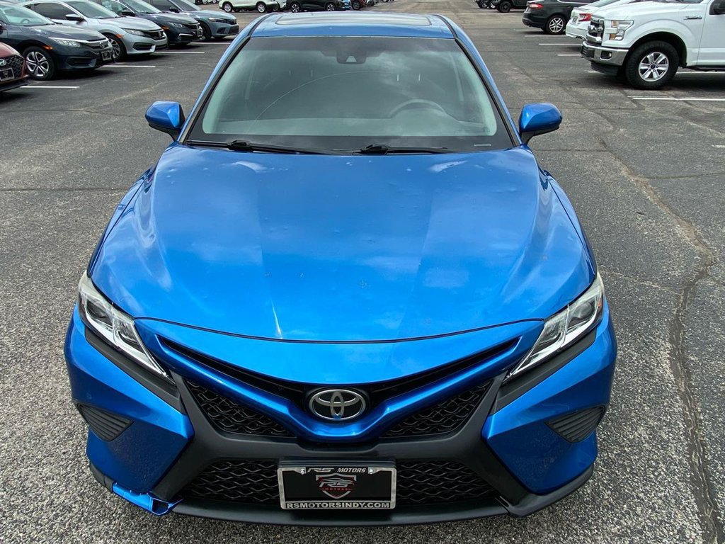 Used 2018 Toyota Camry SE w/ Moonroof Package FWD image 9