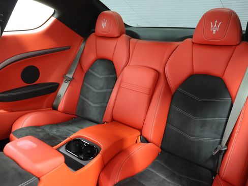 Used 2018 Maserati GranTurismo Sport RWD image 3