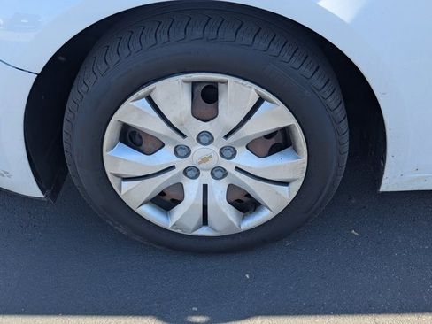 Used 2016 Chevrolet Cruze LS image 12
