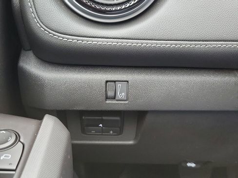 Used 2023 Chevrolet Colorado LT w/ LT Convenience Package III AWD/4WD image 14