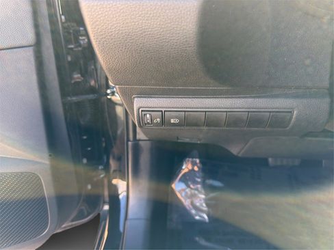 Used 2022 Toyota Corolla SE image 18