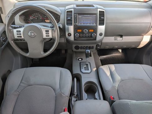 Certified 2020 Nissan Frontier SV w/ Midnight Edition Floor Mats RWD image 9
