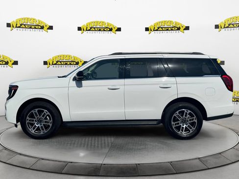 Used 2025 Ford Expedition Active AWD/4WD image 2
