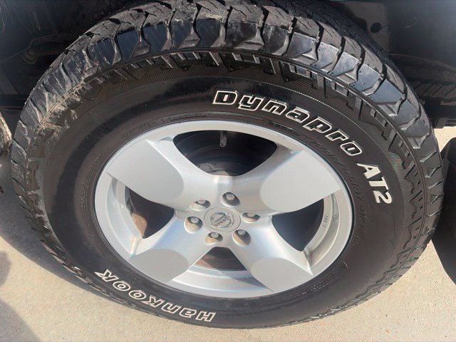 Used 2006 Nissan Frontier LE w/ (H01) Rockford Fosgate Pkg RWD image 9