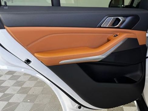 Used 2023 BMW X5 xDrive40i w/ Premium Package image 17