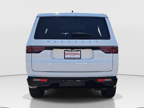 Used 2024 Jeep Wagoneer Series II w/ Flexible Seating Group AWD/4WD image 6
