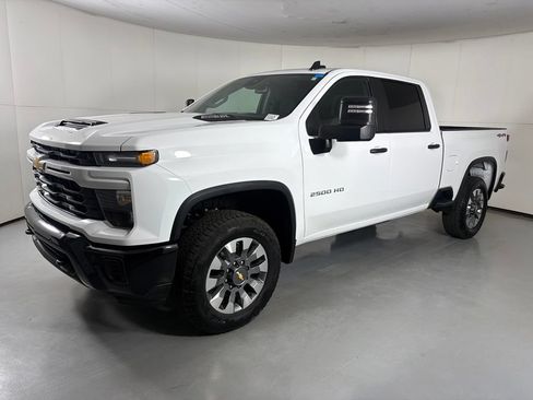 Certified 2025 Chevrolet Silverado 2500 Custom w/ Custom Value Package AWD/4WD image 5