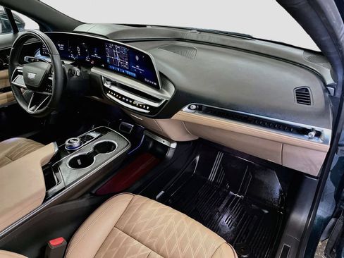 Used 2026 Cadillac Lyriq Signature Luxury w/ Nappa Leather Package AWD/4WD image 31