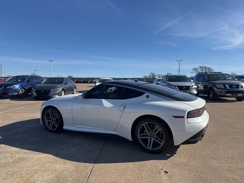 Certified 2025 Nissan Z Sport w/ Floor Mat Package image 15