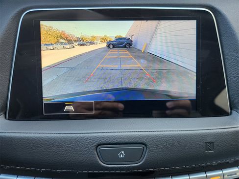 Used 2021 Cadillac XT4 Premium Luxury image 17