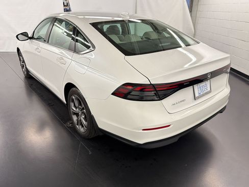 Used 2023 Honda Accord EX image 3