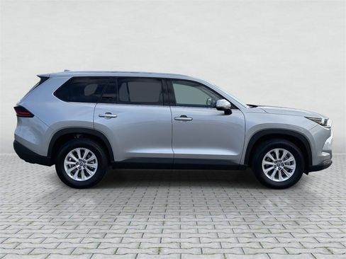 Certified 2025 Toyota Grand Highlander XLE image 8