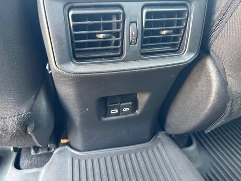 Used 2025 Toyota RAV4 XLE AWD/4WD image 22