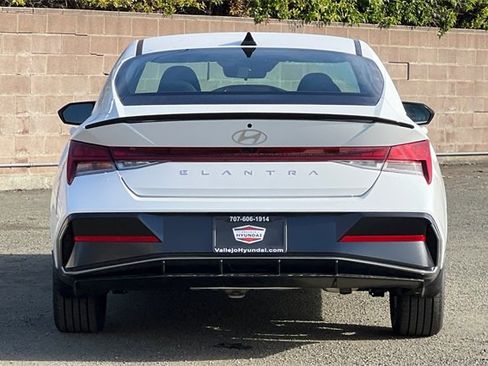 New 2026 Hyundai Elantra SEL Sport image 7