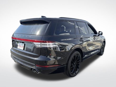Used 2025 Lincoln Aviator Reserve w/ Jet Appearance Package image 16