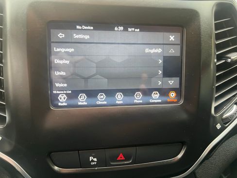 Used 2019 Jeep Cherokee Latitude Plus image 31