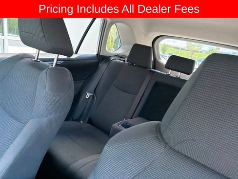 Used 2021 Toyota RAV4 LE AWD/4WD image 9