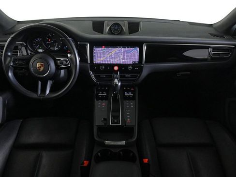 Certified 2024 Porsche Macan image 11