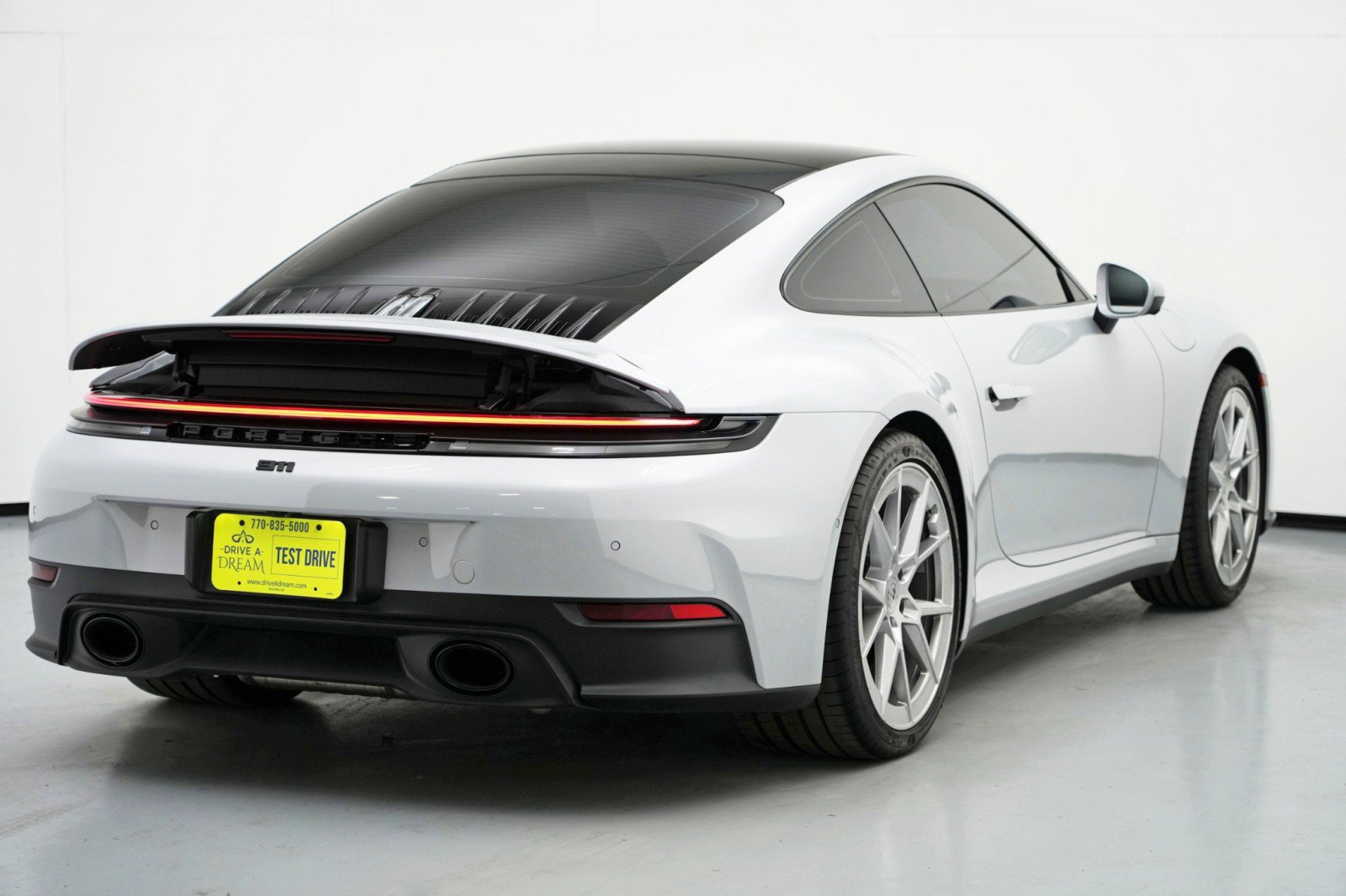 Used 2025 Porsche 911 Carrera RWD image 46