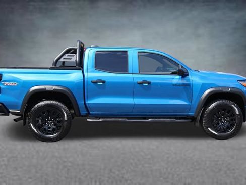 Used 2024 Chevrolet Colorado Trail Boss AWD/4WD image 2