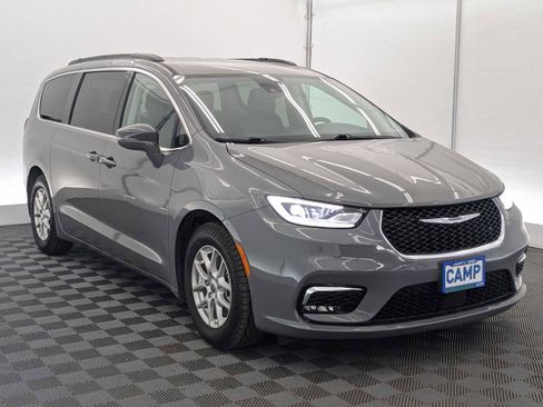 Used 2022 Chrysler Pacifica Touring-L FWD image 8