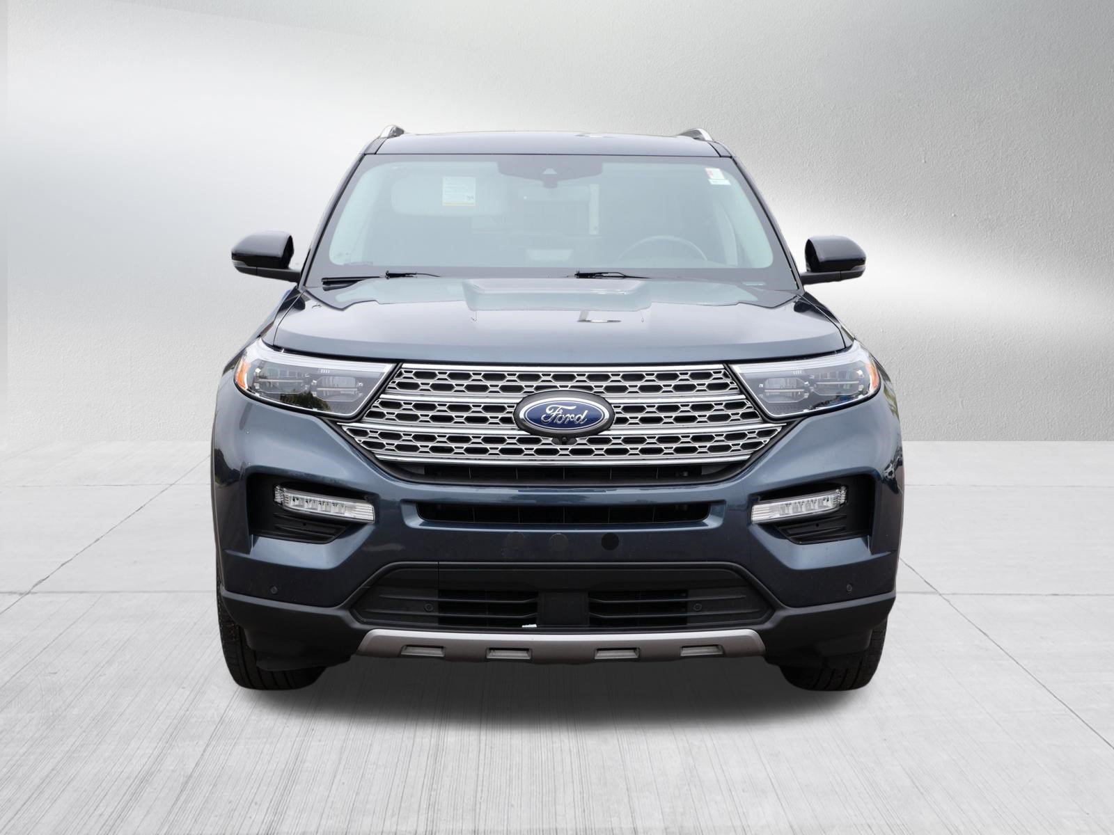 Used 2023 Ford Explorer Limited w/ Limited Technology Package AWD/4WD image 2