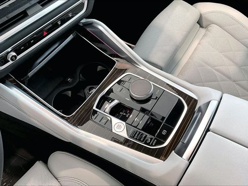 Certified 2026 BMW X6 xDrive40i AWD/4WD image 18
