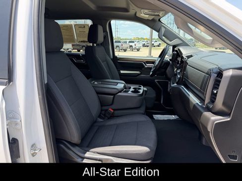 Used 2025 Chevrolet Silverado 1500 LT RWD image 33