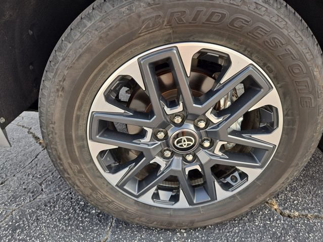 Used 2025 Toyota Tundra Limited w/ Power Package AWD/4WD image 10