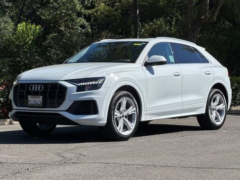 Certified 2023 Audi Q8 Premium AWD/4WD image 9