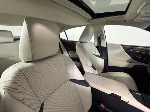 Used 2025 Lexus ES 350 w/ Premium Package FWD image 33
