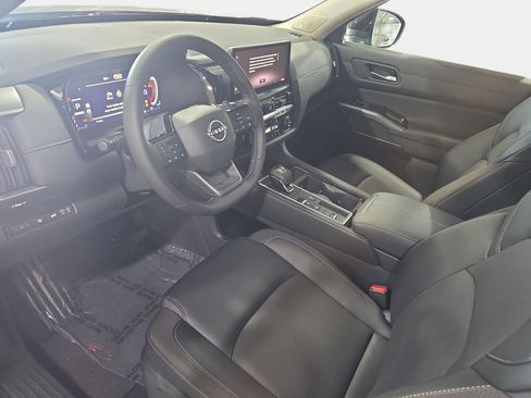 New 2026 Nissan Pathfinder SL w/ SL Premium Package image 16