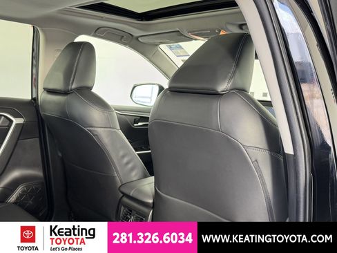 Certified 2020 Toyota RAV4 XLE Premium FWD image 21