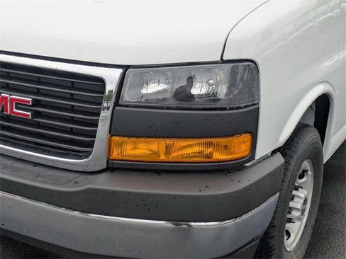 New 2025 GMC Savana 3500 w/ Driver Convenience Package image 9