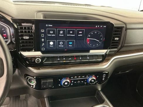 Used 2023 GMC Sierra 1500 Elevation w/ X31 Off-Road Package AWD/4WD image 18
