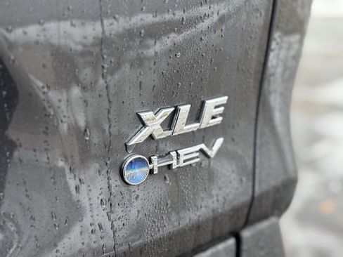 Used 2025 Toyota RAV4 XLE image 39