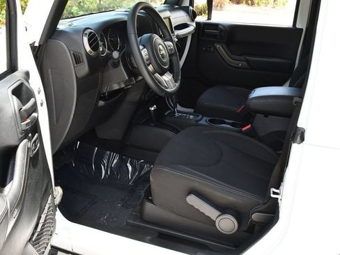 Used 2018 Jeep Wrangler Sport AWD/4WD image 43