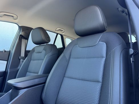 New 2026 Chevrolet Trax LT w/ LT Convenience Package FWD image 9