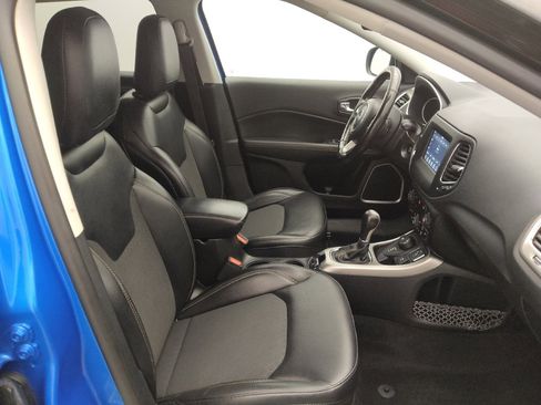 Used 2019 Jeep Compass Latitude w/ Cold Weather Group AWD/4WD image 21