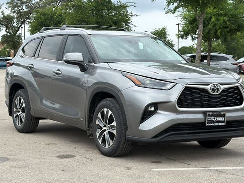 New 2026 Toyota Highlander XLE AWD/4WD image 3
