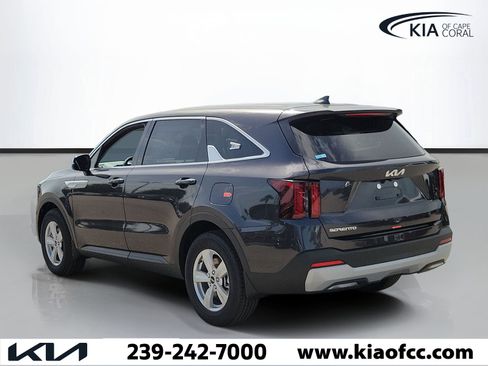 New 2026 Kia Sorento LX FWD image 4